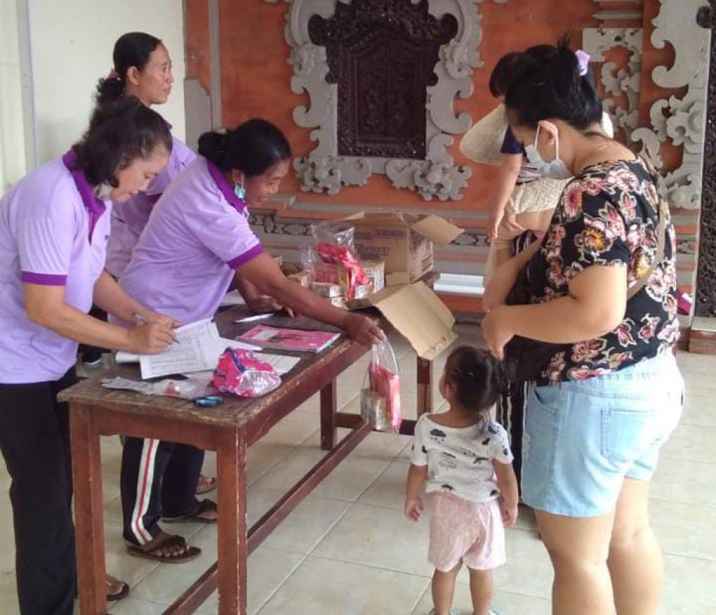 Tingkatkan Kualitas Kesehatan Ibu dan Anak Melalui Kegiatan Rutin Posyandu di Desa Dalung